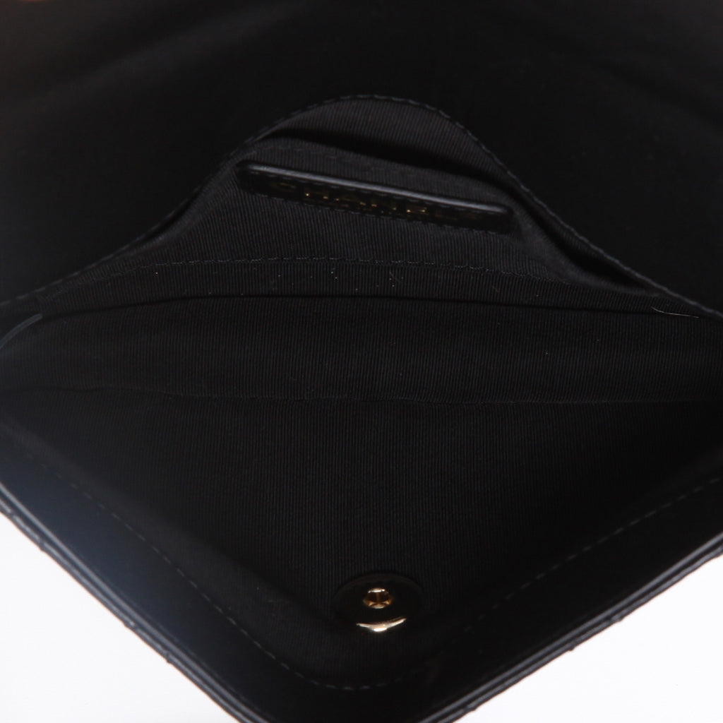 Chanel shoulder bag in black quilted leather - DETAIL 8