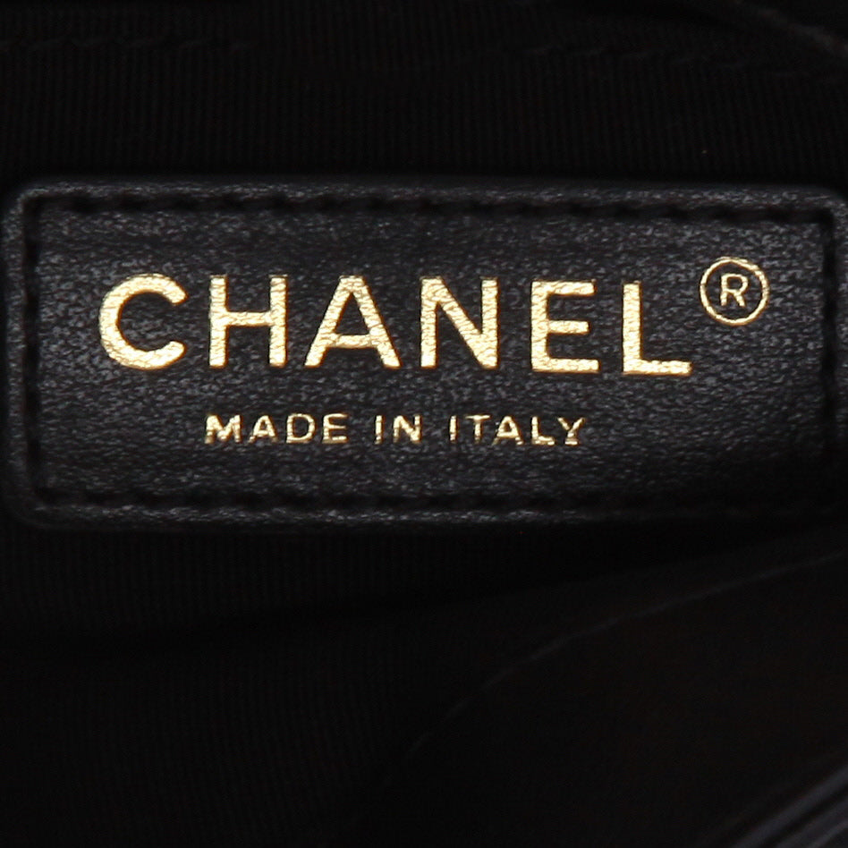 Chanel shoulder bag in black quilted leather - DETAIL 9