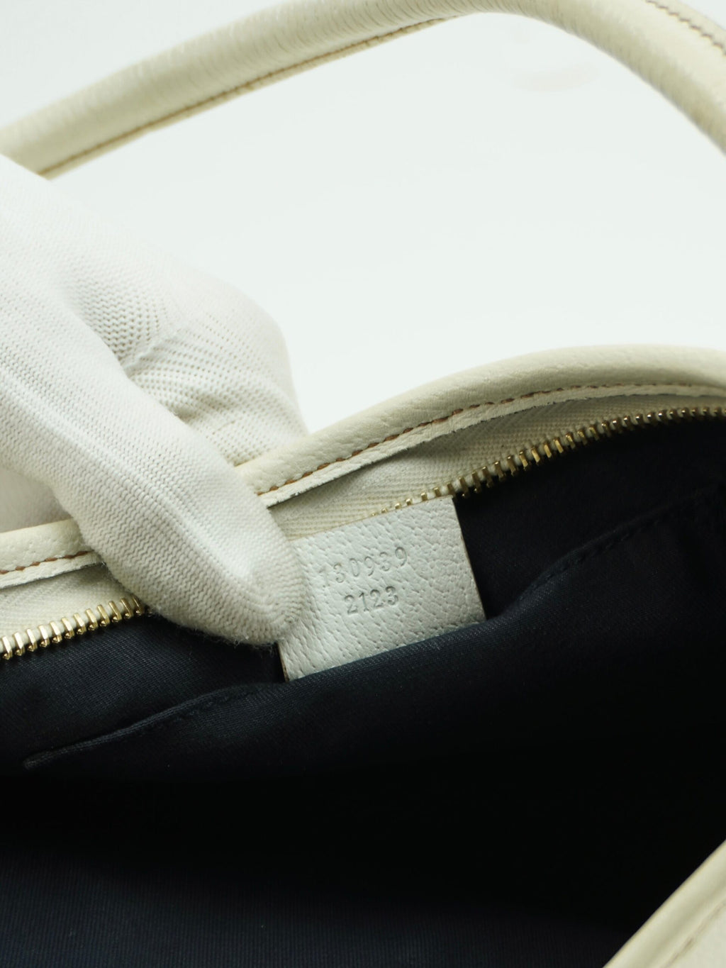 GUCCI LEATHER SHOULDER BAG