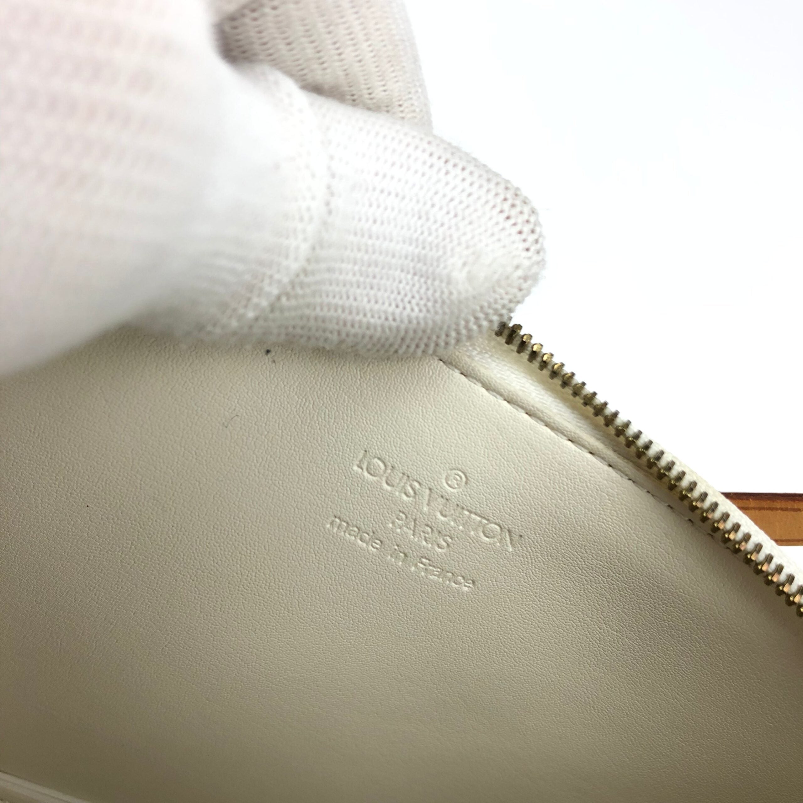 LOUIS VUITTON LEXINGTON VERNIS POCHETTE BAG