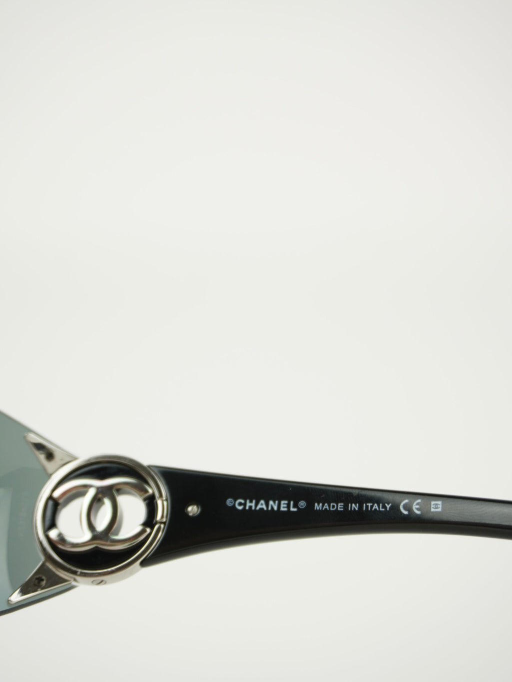 CHANEL RIMLESS CC LOGO SUNGLASSES