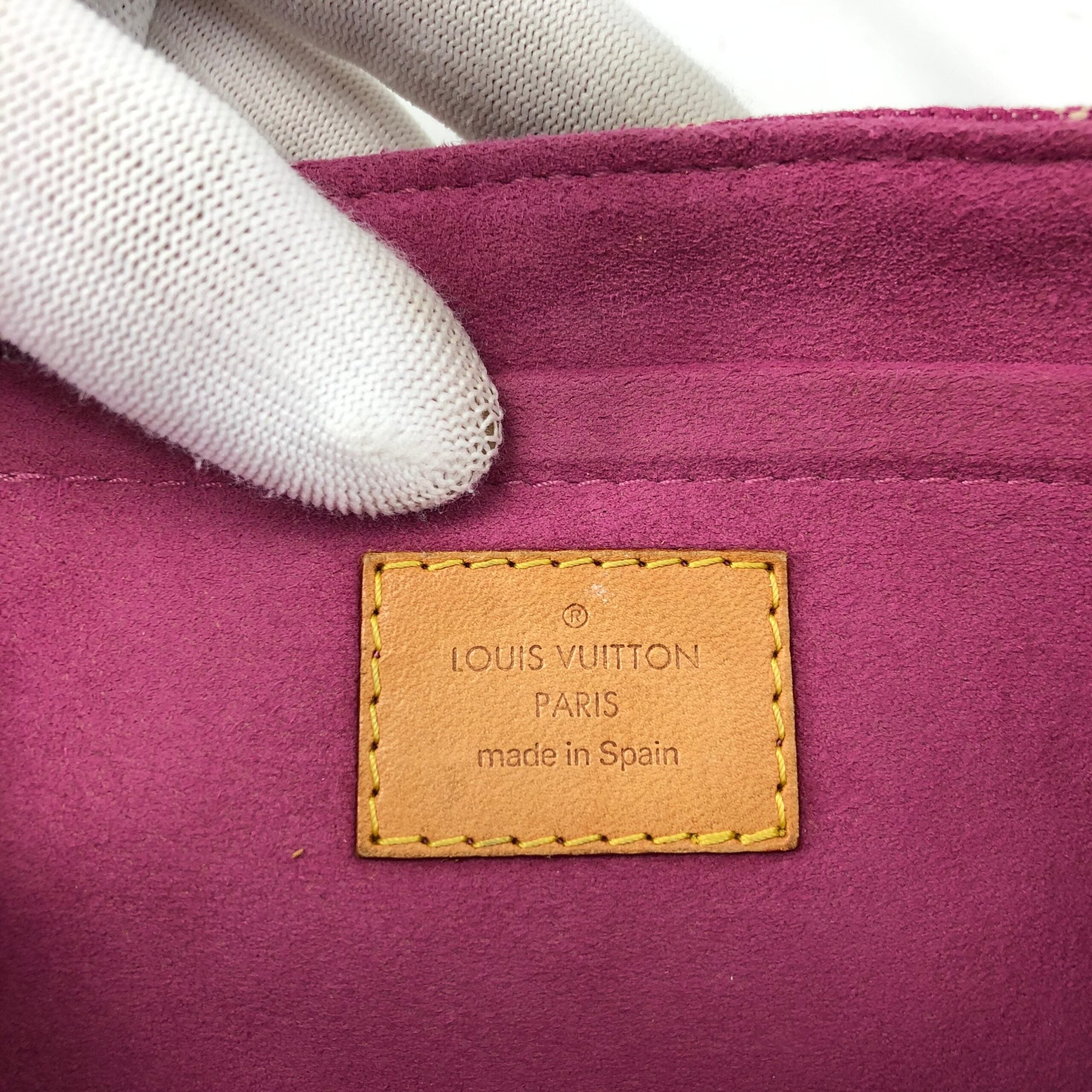 LOUIS VUITTON DENIM PLEATY SHOULDER BAG