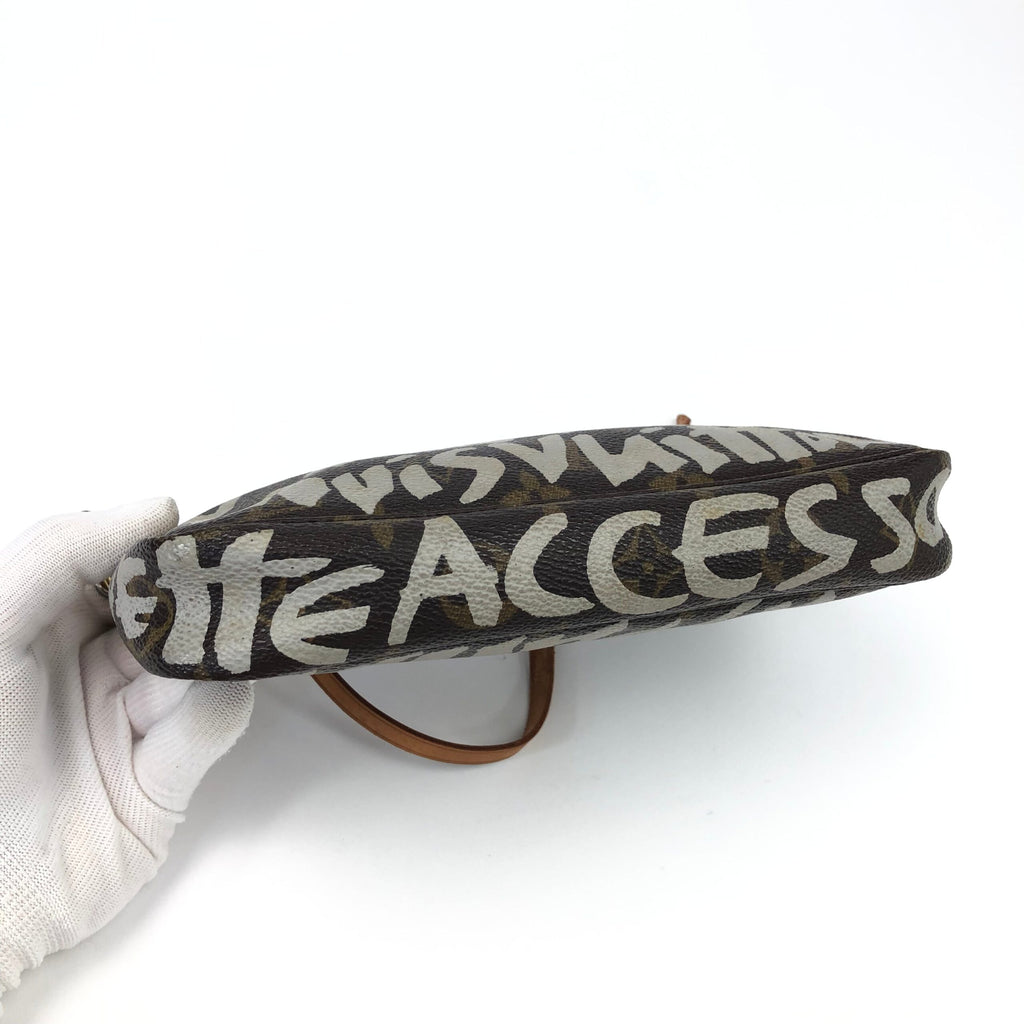 LOUIS VUITTON STEPHEN SPROUSE GRAFFITI POCHETTE BAG