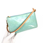 LOUIS VUITTON VERNIS POCHETTE SHOULDER BAG