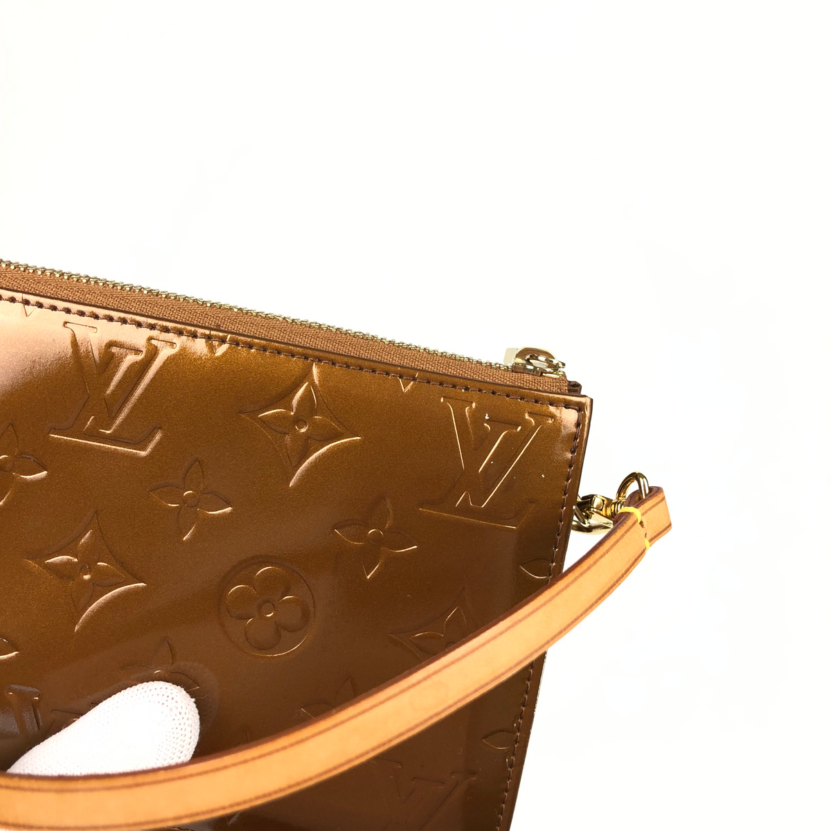 LOUIS VUITTON VERNIS POCHETTE SHOULDER BAG