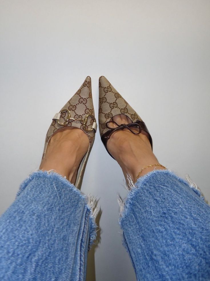 FOOTWEAR