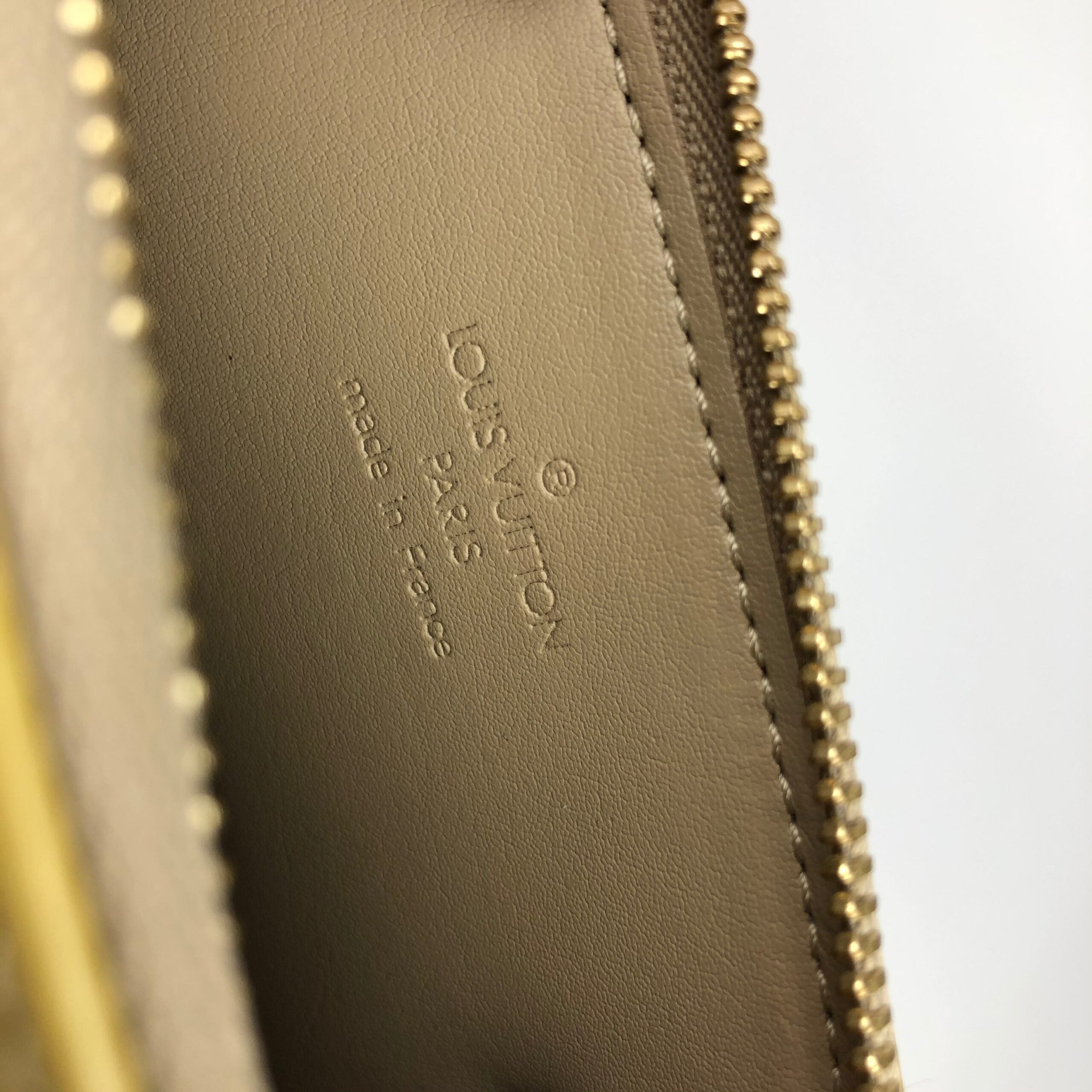 LOUIS VUITTON LEXINGTON POCHETTE SHOULDER BAG