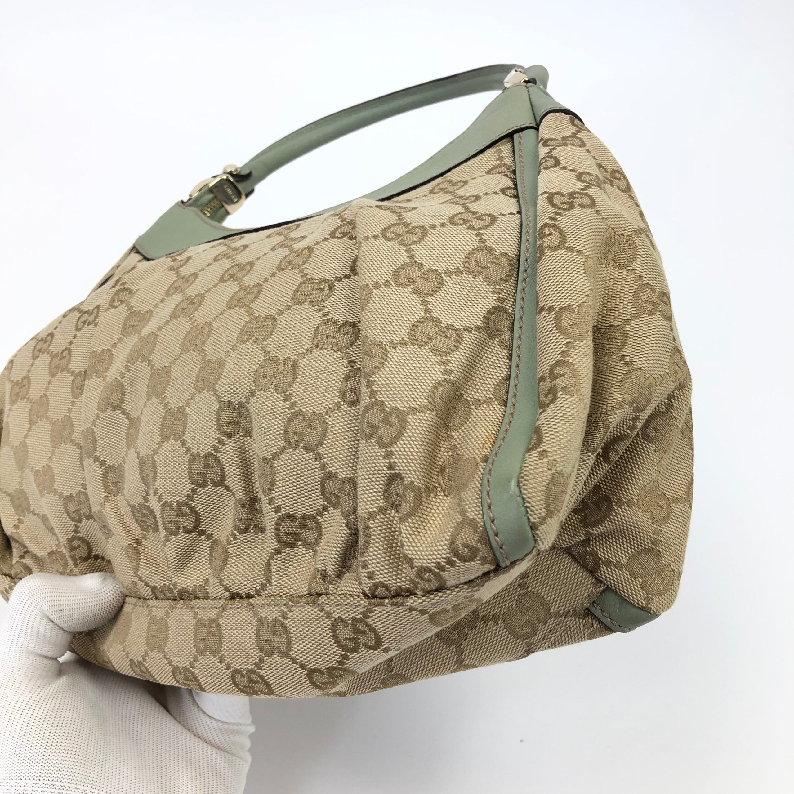 GUCCI MONOGRAM ABBEY SHOULDER BAG