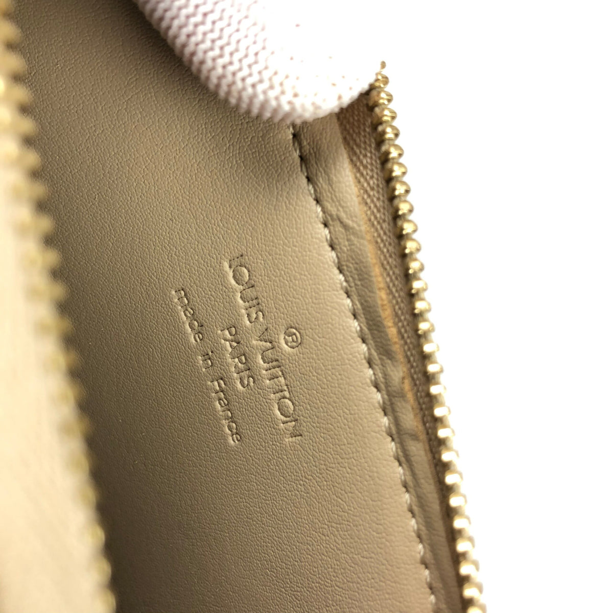 LOUIS VUITTON VERNIS POCHETTE SHOULDER BAG