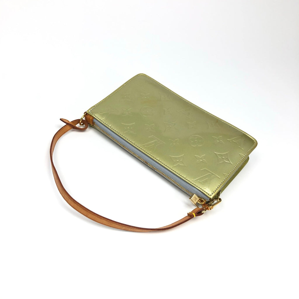 LOUIS VUITTON VERNIS POCHETTE SHOULDER BAG