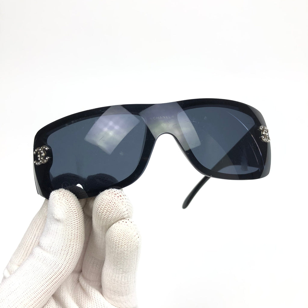 CHANEL DIAMANTÉ SUNGLASSES