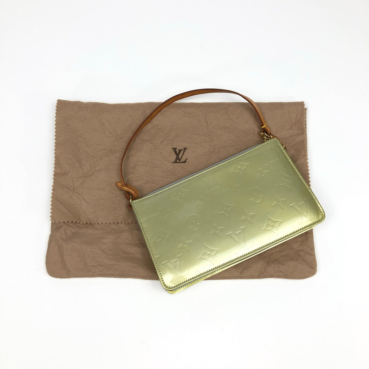LOUIS VUITTON VERNIS POCHETTE SHOULDER BAG