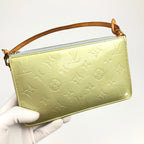 LOUIS VUITTON VERNIS POCHETTE SHOULDER BAG