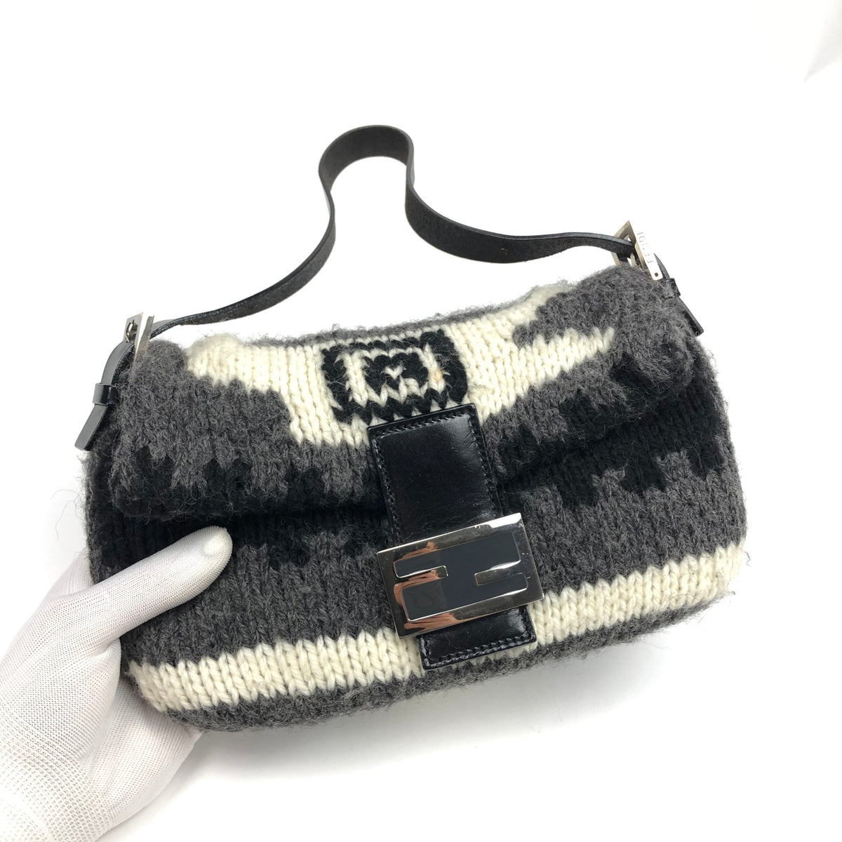 FENDI CASHMERE WOOL BAGUETTE SHOULDER BAG