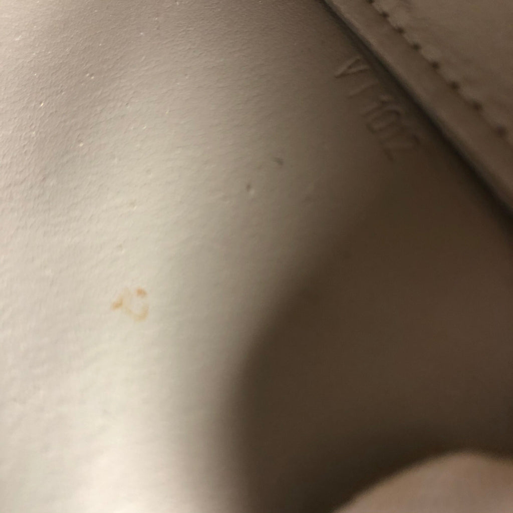 LOUIS VUITTON VERNIS POCHETTE SHOULDER BAG