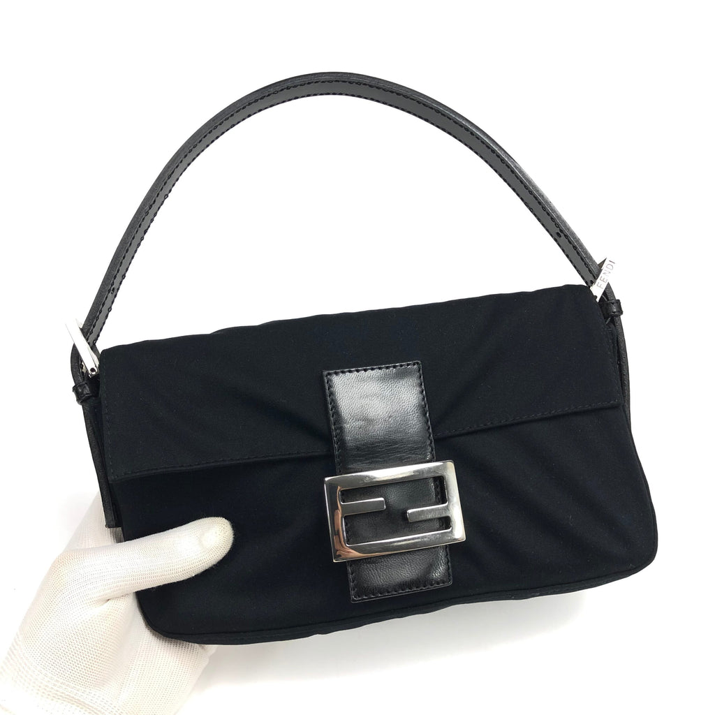 FENDI BAGUETTE SHOULDER BAG
