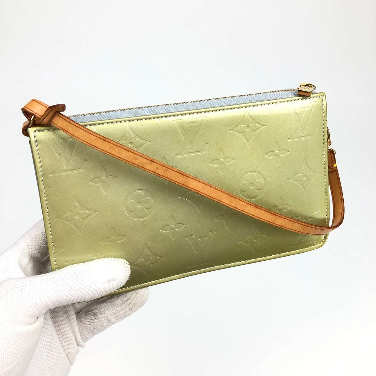 LOUIS VUITTON VERNIS POCHETTE SHOULDER BAG
