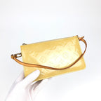 LOUIS VUITTON VERNIS POCHETTE SHOULDER BAG