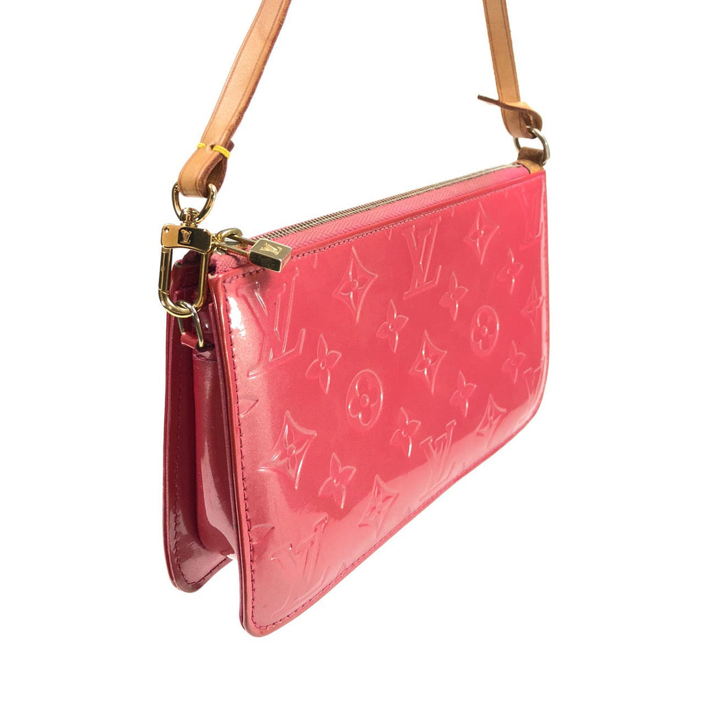 LOUIS VUITTON VERNIS POCHETTE SHOULDER BAG