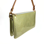 LOUIS VUITTON VERNIS POCHETTE SHOULDER BAG