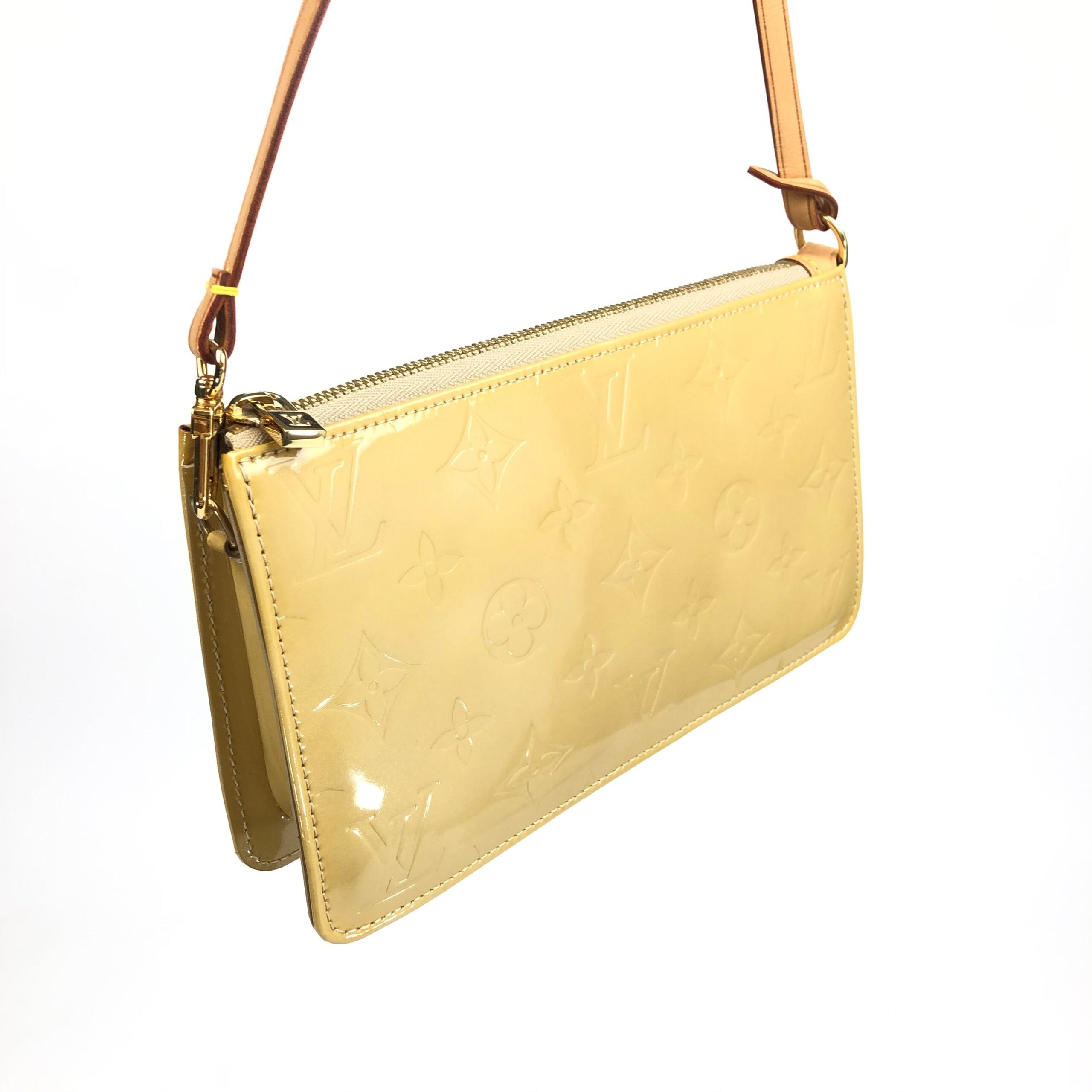 LOUIS VUITTON VERNIS POCHETTE SHOULDER BAG