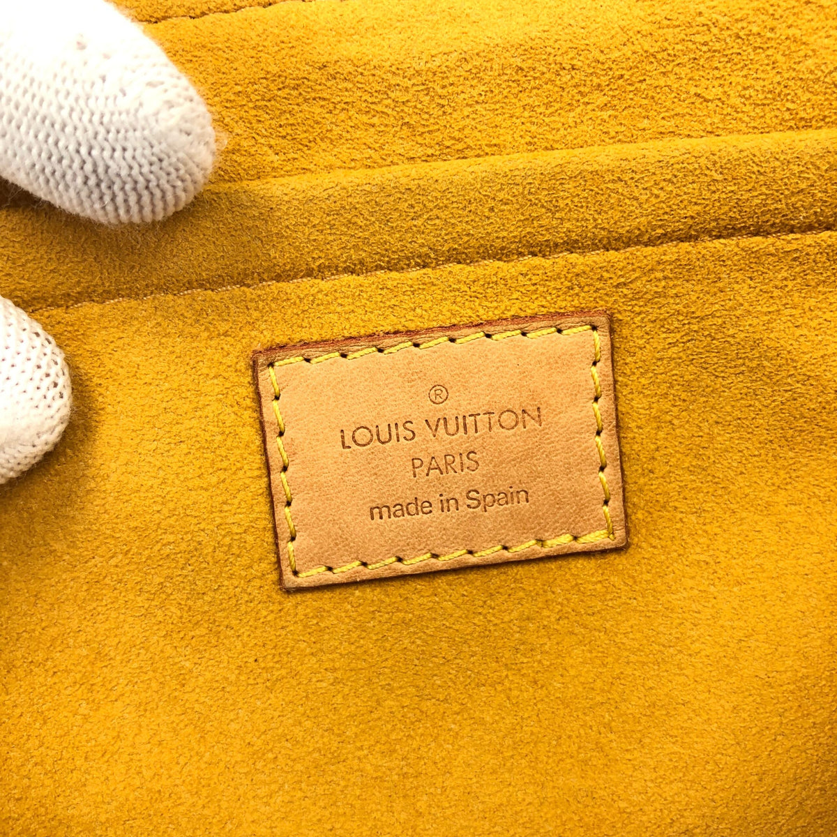 LOUIS VUITTON DENIM PLEATY SHOULDER BAG