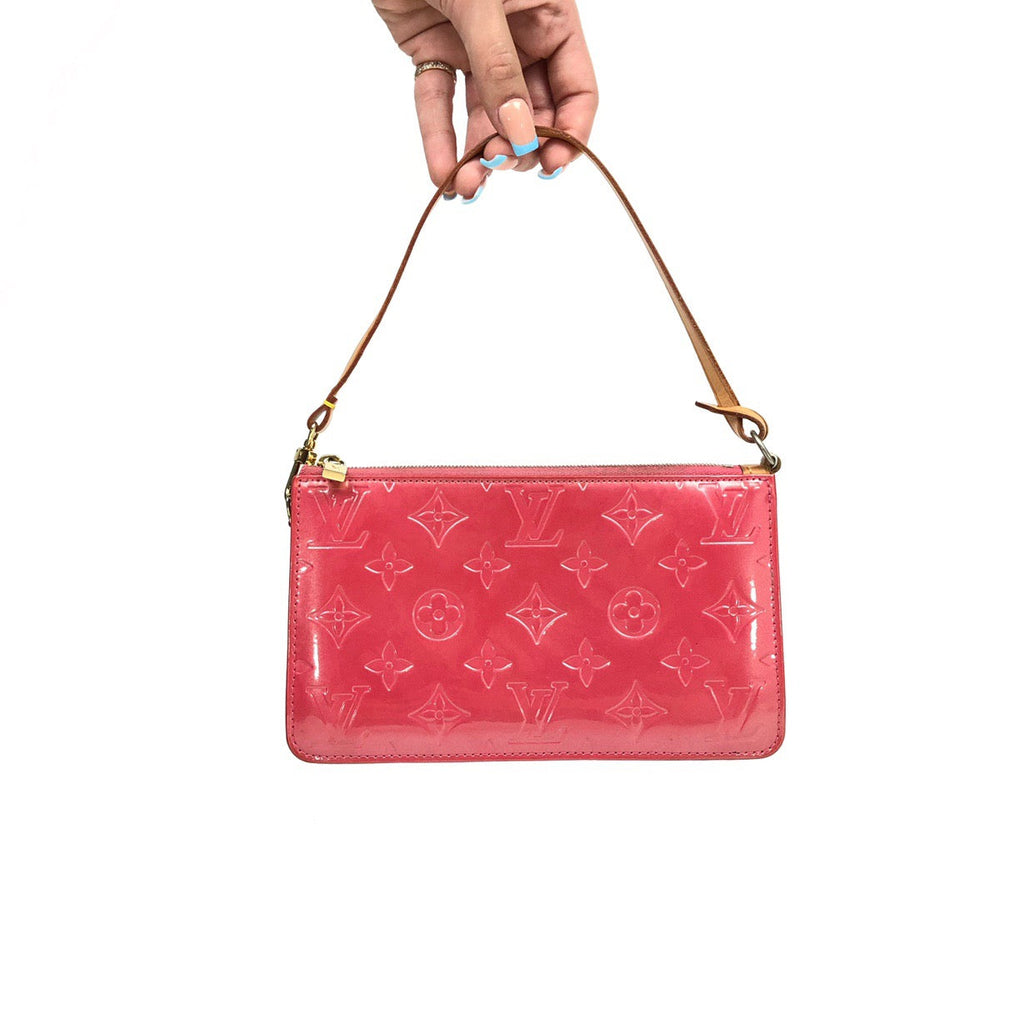 LOUIS VUITTON VERNIS POCHETTE SHOULDER BAG