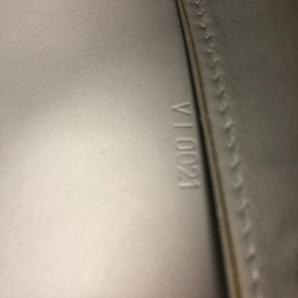 LOUIS VUITTON VERNIS POCHETTE SHOULDER BAG