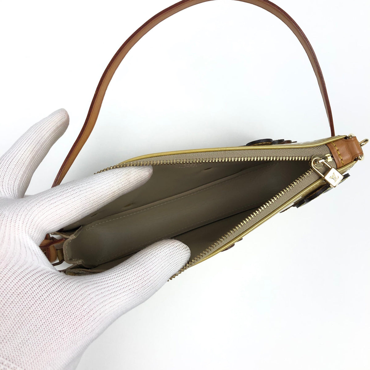 LOUIS VUITTON LEXINGTON POCHETTE SHOULDER BAG