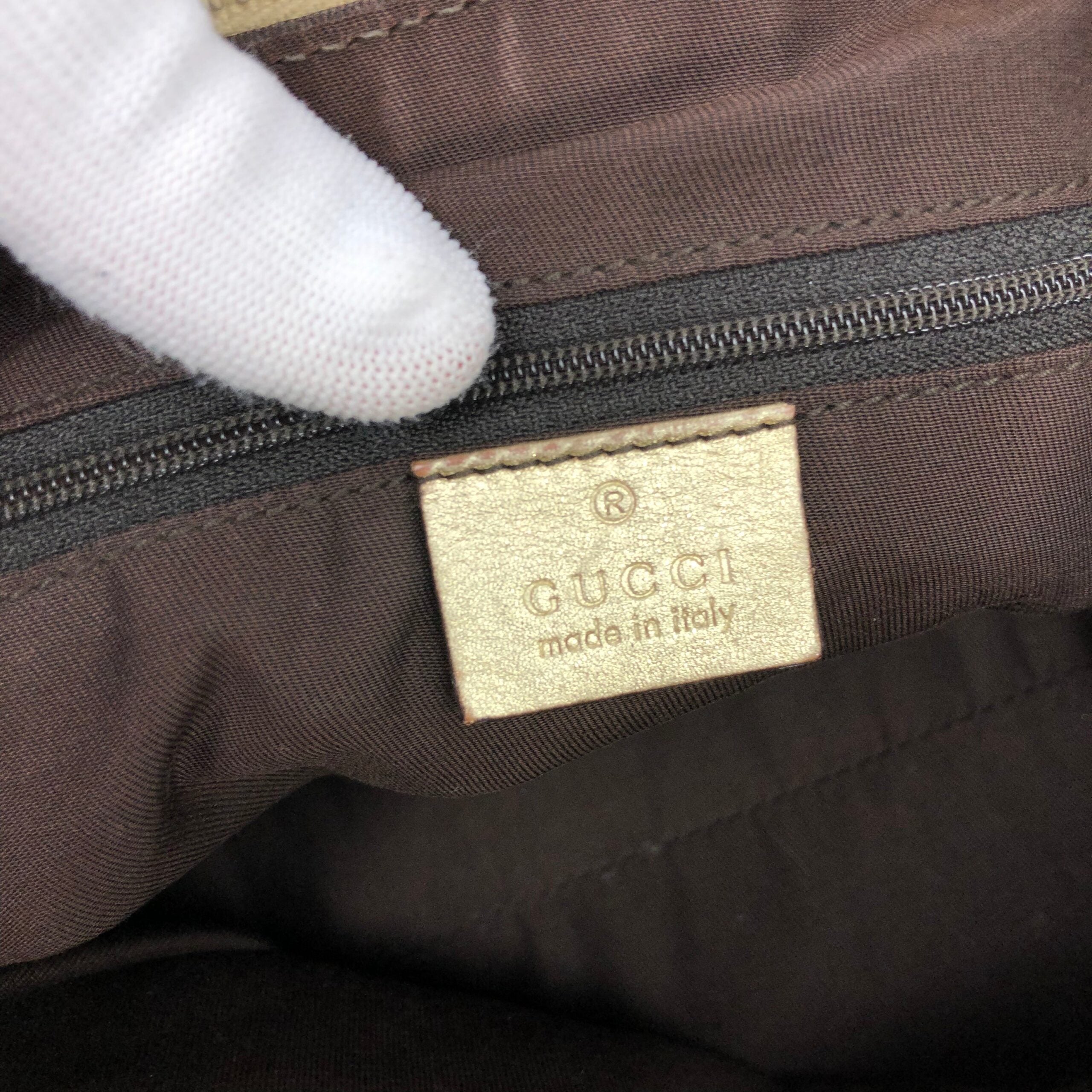 GUCCI MONOGRAM ABBEY SHOULDER BAG